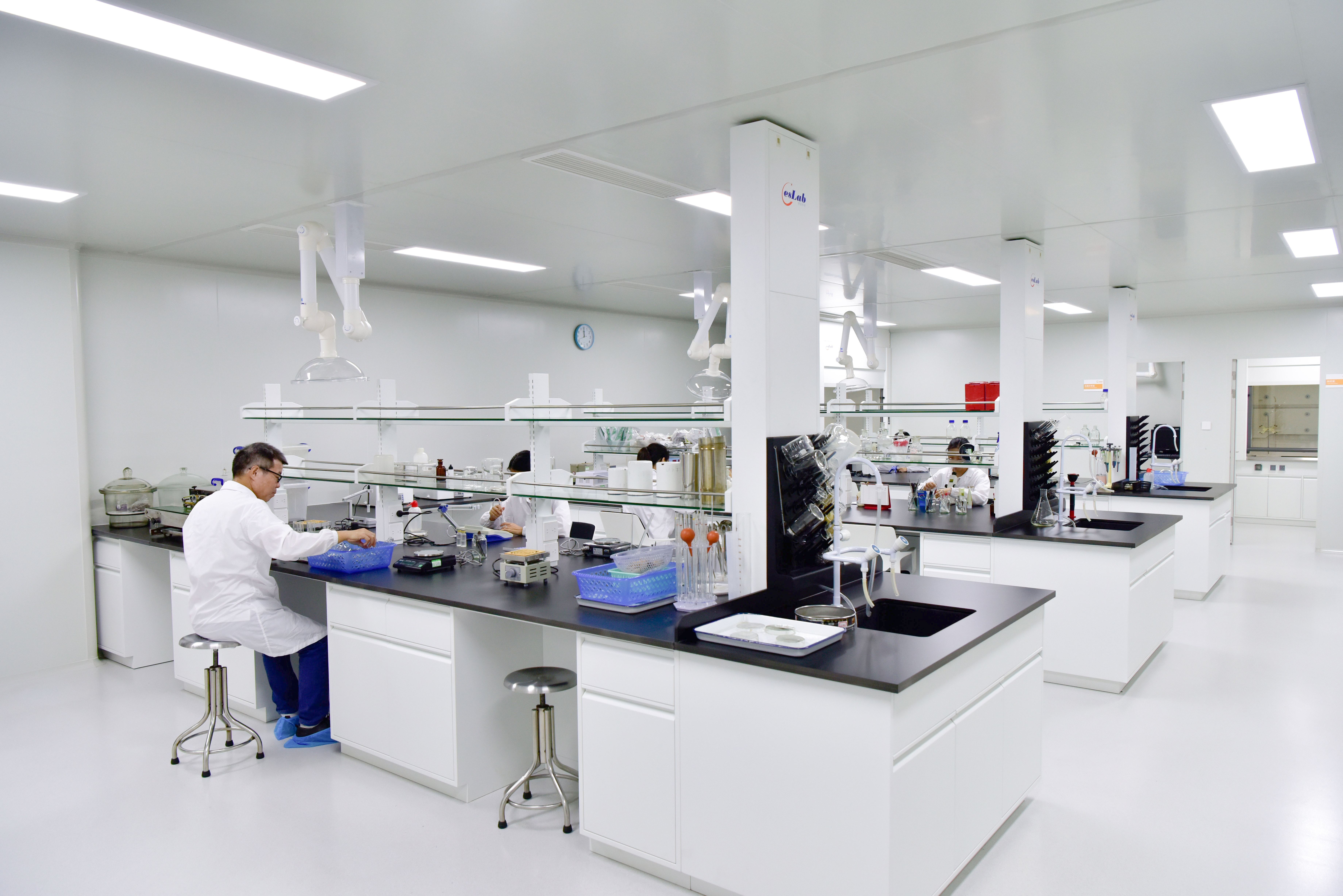 FOHOW Pharmaceutical Group Research Institute